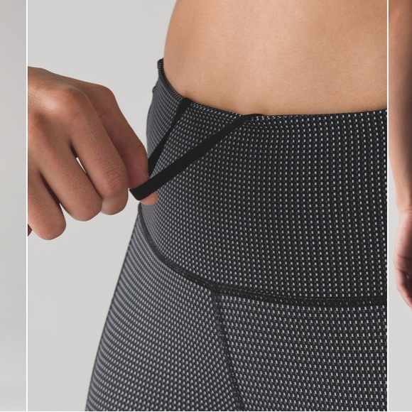 LULULEMON RARE Teeny check white and black!! SIZE 4 FAST FREE 7/8 TIGHT. - Picture 12 of 14